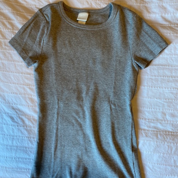 Basic Tee - Picture 1 of 3